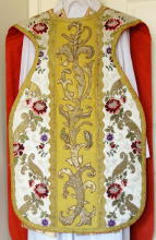White Antique Brocade Roman Vestment
